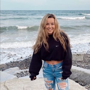 Meet your Posher, Julia